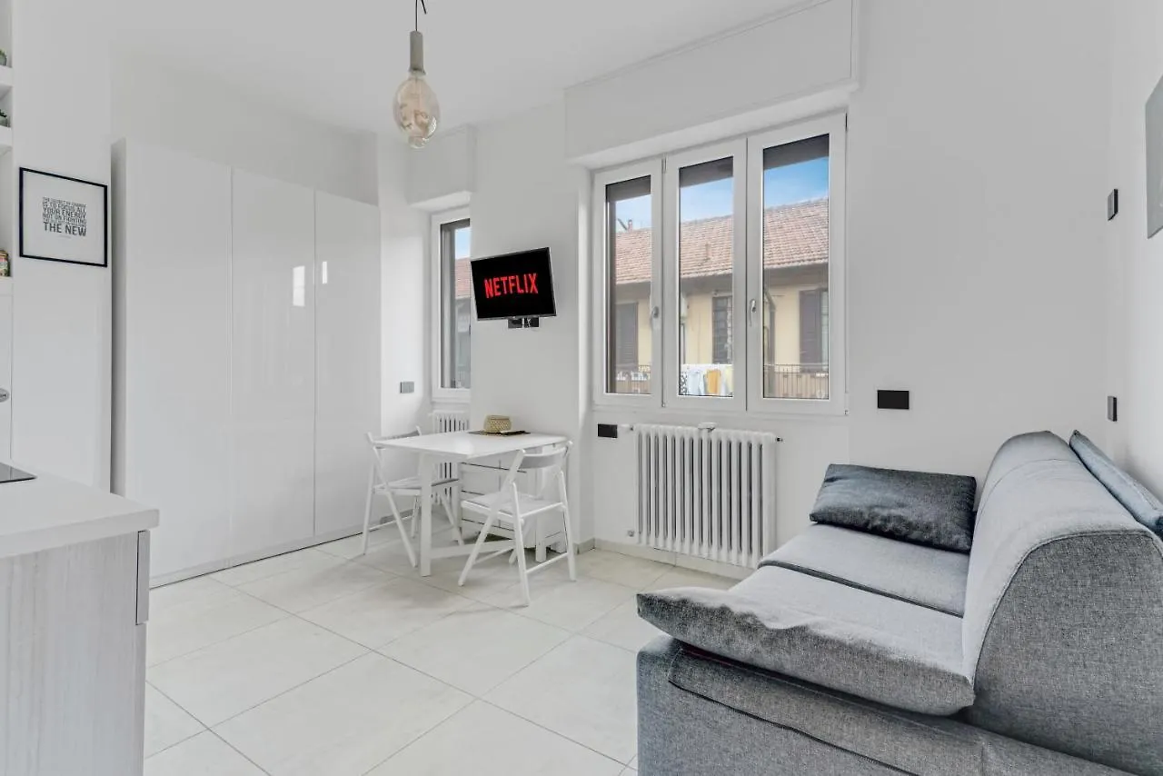 Apartment Metro M1 - Smart Home, Fast Free Wifi & Netflix Milan Italy